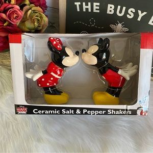 Disney Kissing Mickey & Minnie Salt Pepper Shakers